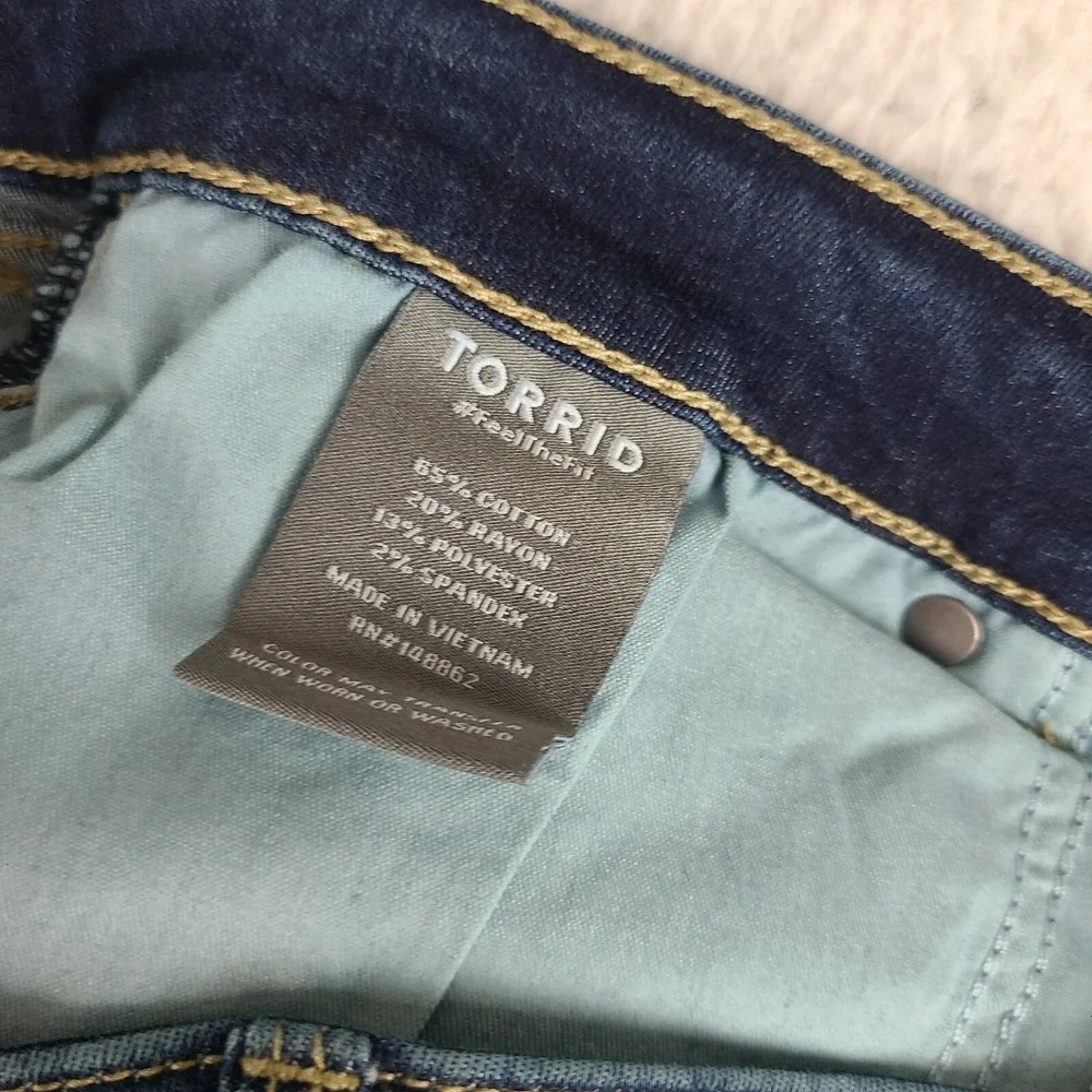 Torrid Jeans Women 16S 16 Short Blue Mid Fit Super Skinny Soft Dark Wash NWT NEW